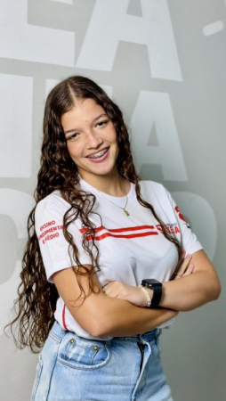 Aluna Giovanna foi aprovada em Medicina em três universidades da UNIRV, direto do terceiro ano do ensino médio.